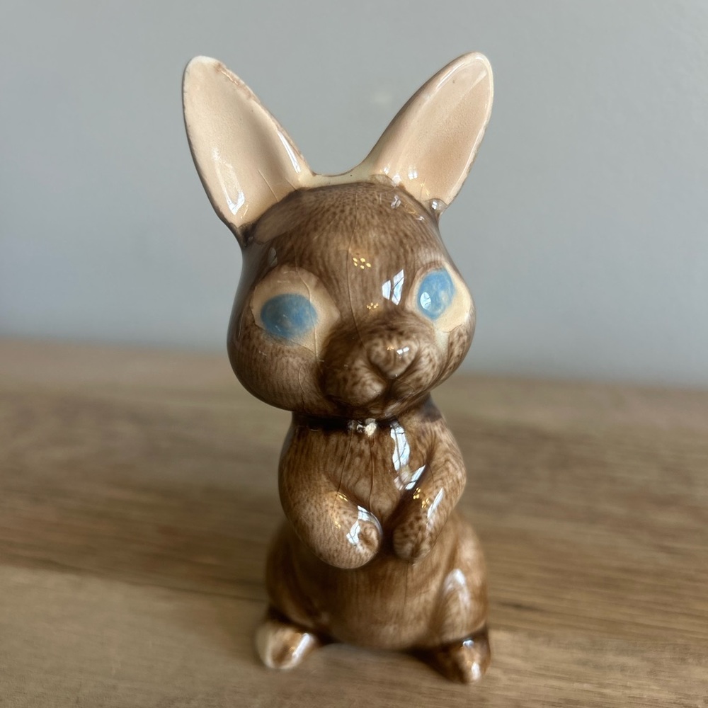 Vintage Seymour Mann Ceramic Brown Bunny Rabbit Figurine Bow Tie Easter Big Eyes